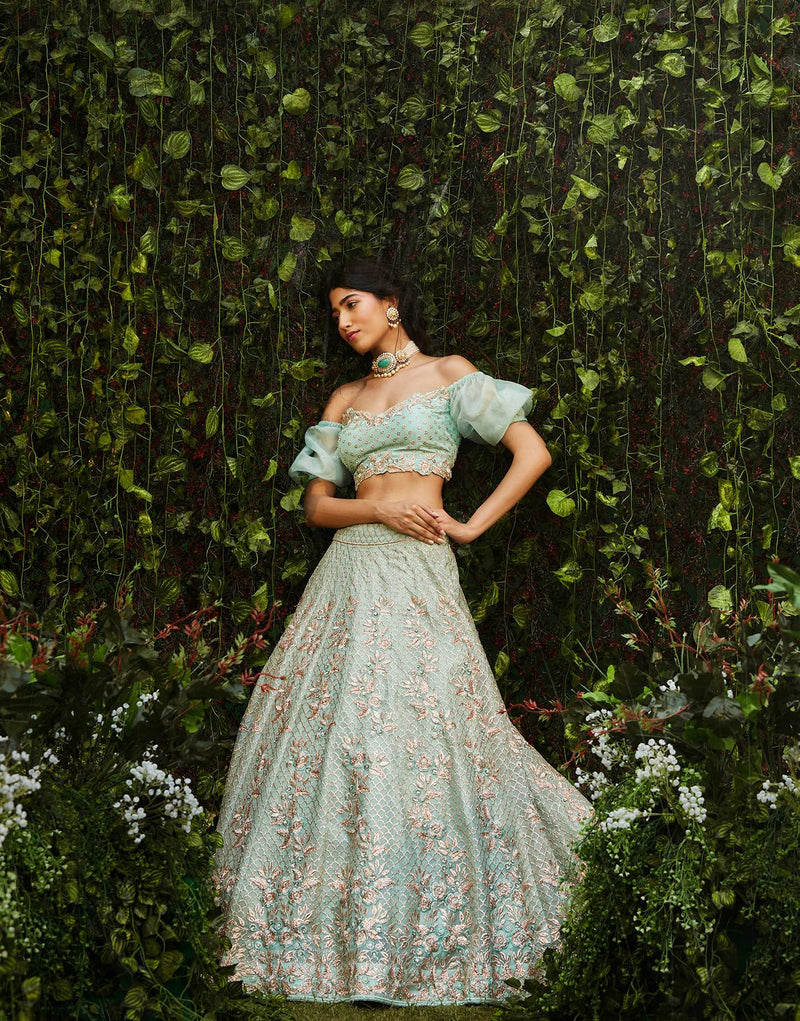 Trendy Off-Shoulder Outfits For Brides To Try Out This Wedding Season! | Bridal  lehenga, Designer lehenga choli, Indian bridal lehenga